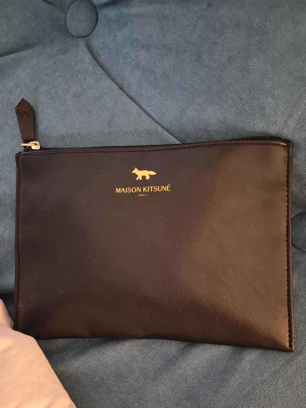 Maison Kitsune JAL Business Class Amenity Black  Accessory makeup Zip Bag
